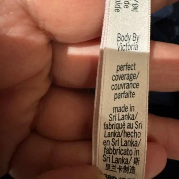 3 gently worn Women's Bras - Picture 2 of 6